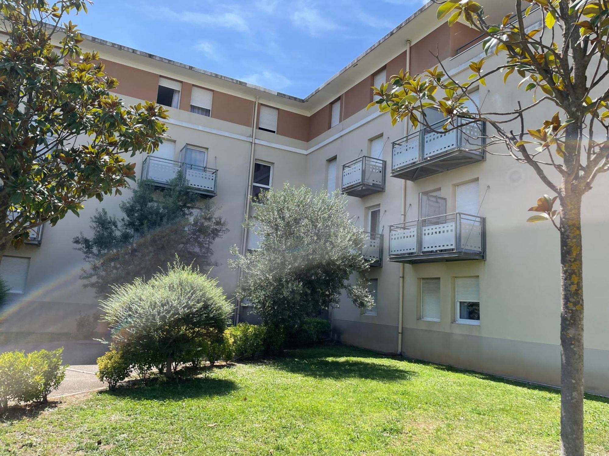 Apartment Joli Sur *